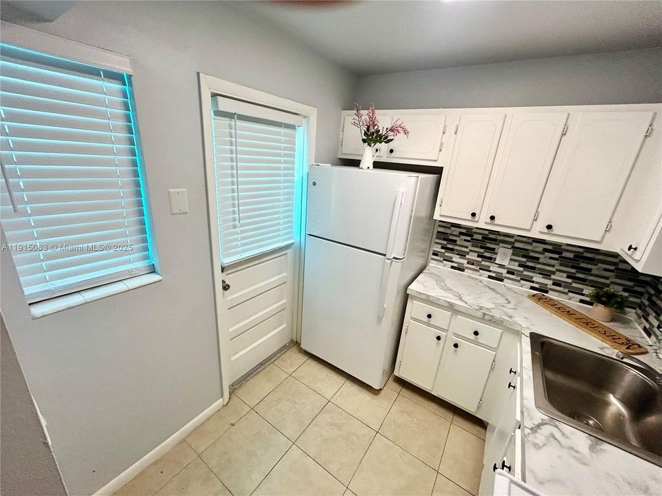 待售: $104,999 (1 贝兹, 1 浴室, 624 平方英尺)