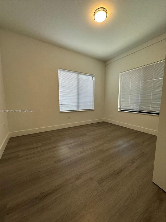 Recently Rented: $2,700 (2 beds, 1 baths, 650 Square Feet)