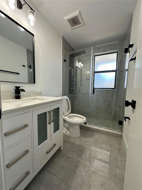 Recently Rented: $2,700 (2 beds, 1 baths, 650 Square Feet)