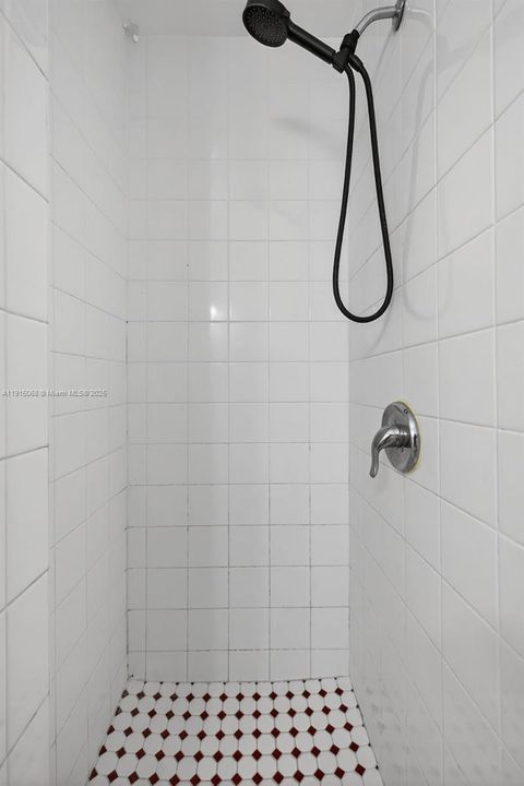 出租: $2,450 (2 贝兹, 2 浴室, 2367 平方英尺)