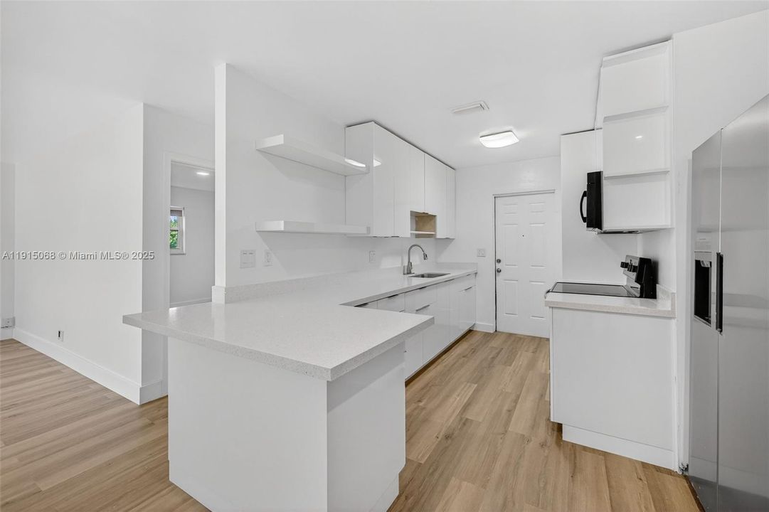 出租: $2,450 (2 贝兹, 2 浴室, 2367 平方英尺)