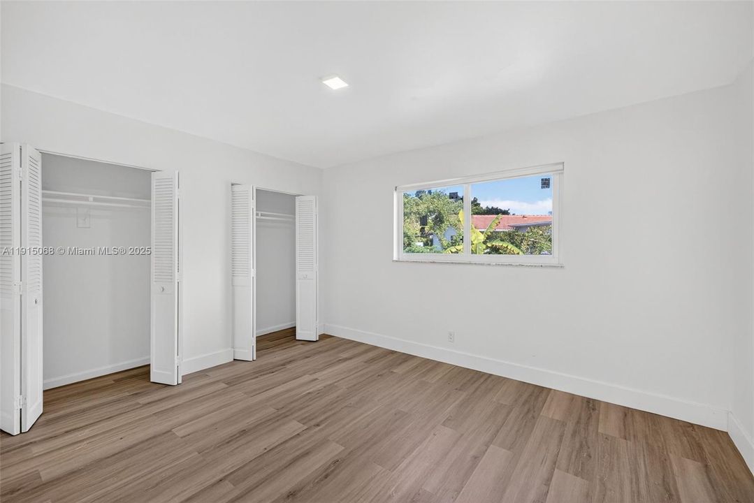 出租: $2,450 (2 贝兹, 2 浴室, 2367 平方英尺)