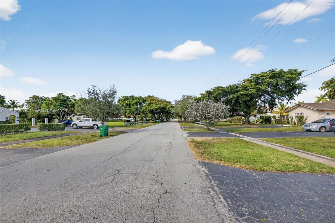 出租: $2,450 (2 贝兹, 2 浴室, 2367 平方英尺)