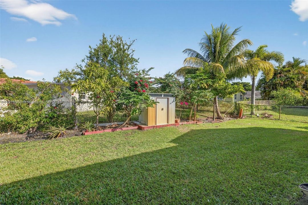 出租: $2,450 (2 贝兹, 2 浴室, 2367 平方英尺)