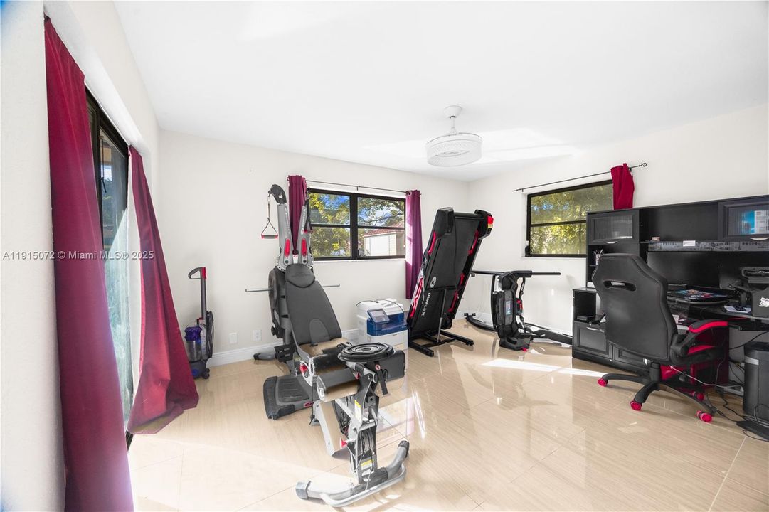 待售: $875,000 (4 贝兹, 2 浴室, 2519 平方英尺)