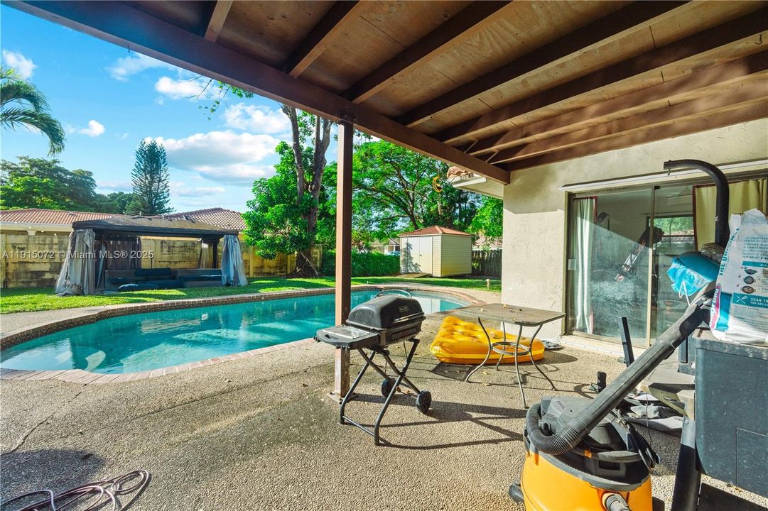 待售: $875,000 (4 贝兹, 2 浴室, 2519 平方英尺)