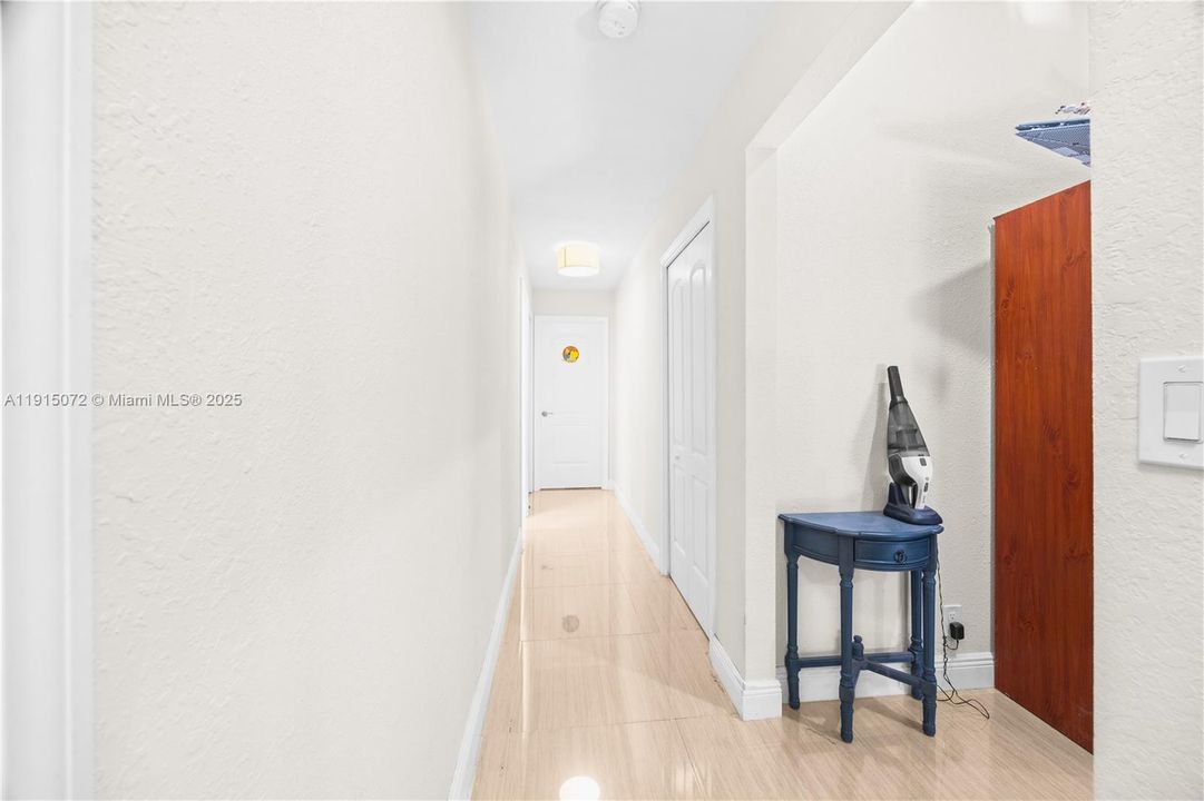 待售: $875,000 (4 贝兹, 2 浴室, 2519 平方英尺)