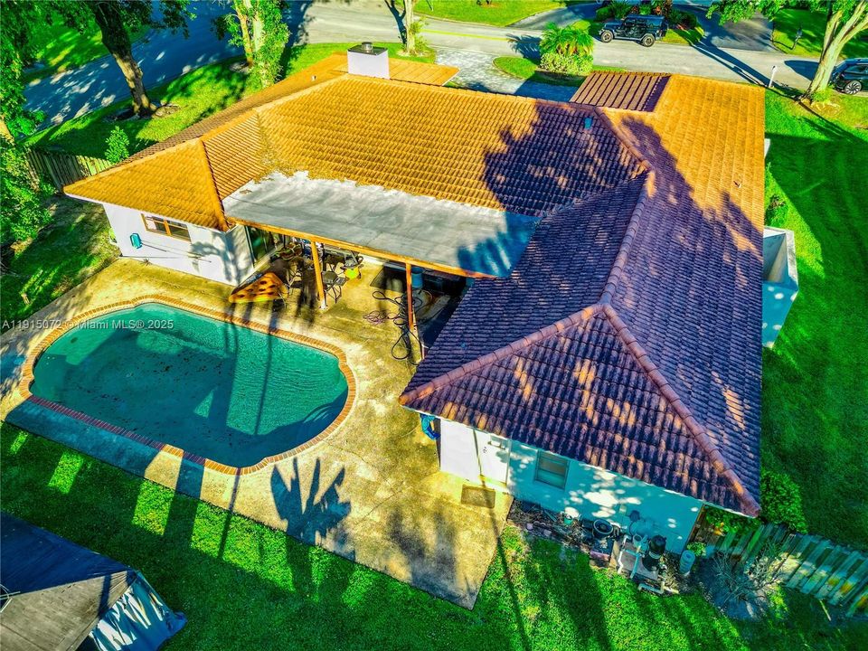 待售: $875,000 (4 贝兹, 2 浴室, 2519 平方英尺)