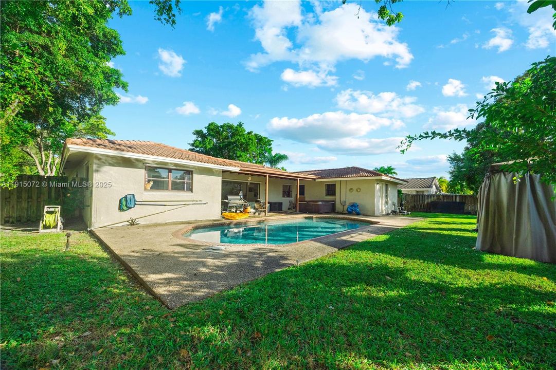 待售: $875,000 (4 贝兹, 2 浴室, 2519 平方英尺)