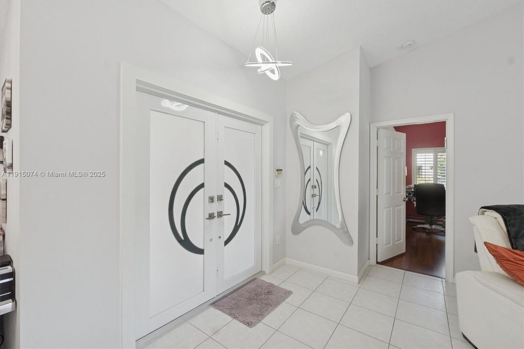 For Sale: $834,000 (3 beds, 2 baths, 2004 Square Feet)