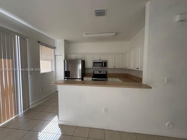 合同活跃: $2,890 (3 贝兹, 2 浴室, 1733 平方英尺)