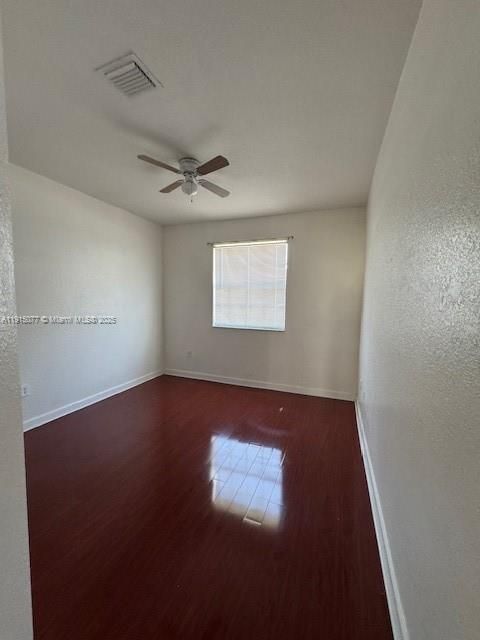 合同活跃: $2,890 (3 贝兹, 2 浴室, 1733 平方英尺)