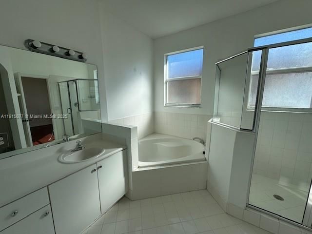 合同活跃: $2,890 (3 贝兹, 2 浴室, 1733 平方英尺)