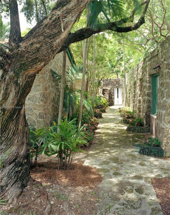 待售: $523,900 (1 贝兹, 1 浴室, 668 平方英尺)