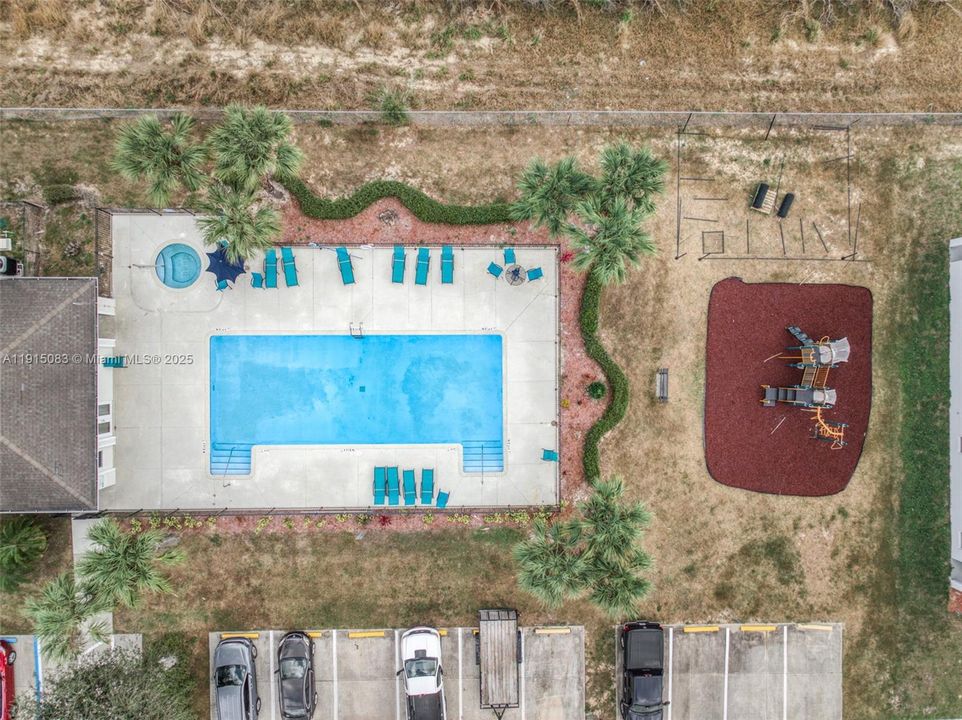 For Rent: $1,700 (3 beds, 2 baths, 1330 Square Feet)