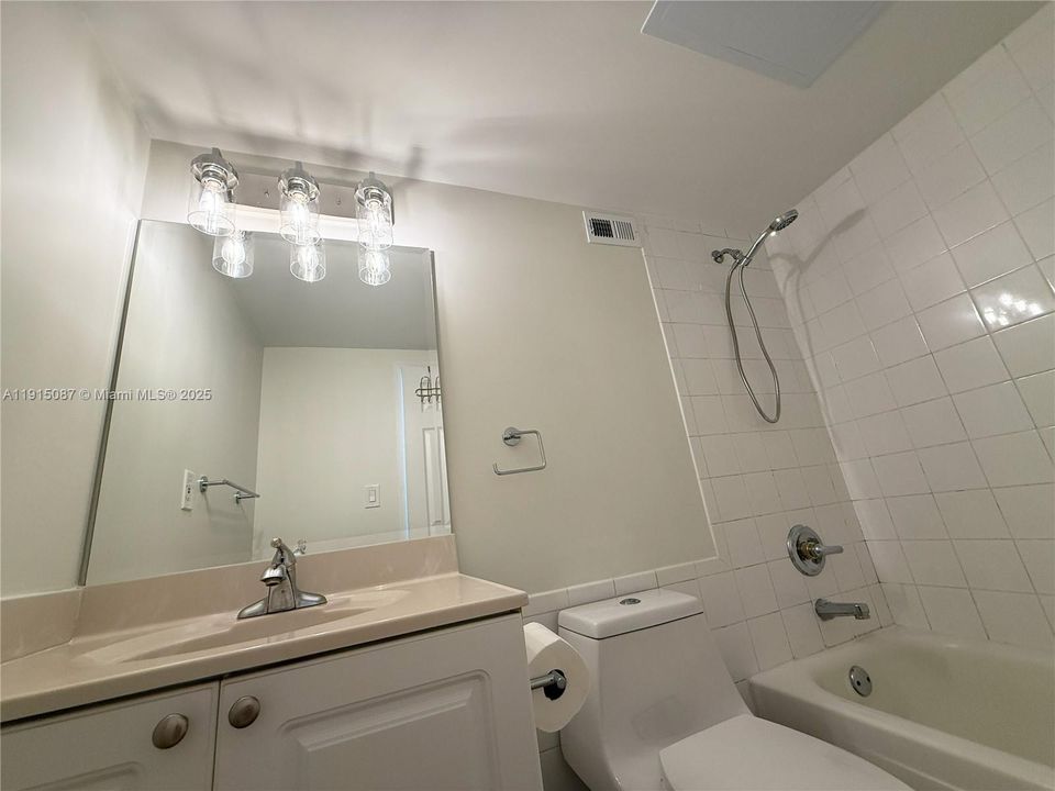 En Venta: $340,000 (0 camas, 1 baños, 482 Pies cuadrados)