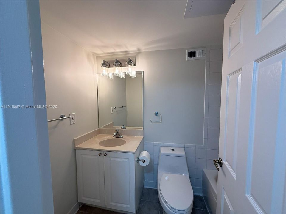 En Venta: $340,000 (0 camas, 1 baños, 482 Pies cuadrados)