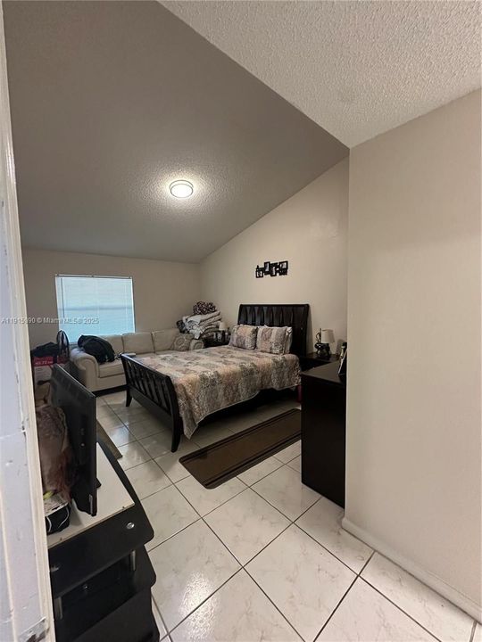 出租: $2,550 (2 贝兹, 2 浴室, 1279 平方英尺)