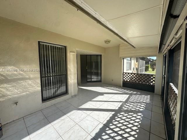 出租: $2,550 (2 贝兹, 2 浴室, 1279 平方英尺)