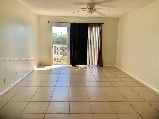 Под контрактом: $1,800 (2 спален, 1 ванн, 828 Квадратных фут)