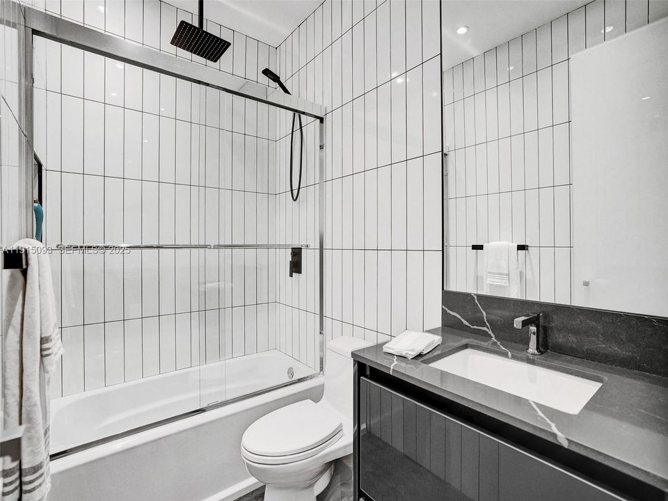 For Sale: $896,000 (3 beds, 2 baths, 2305 Square Feet)