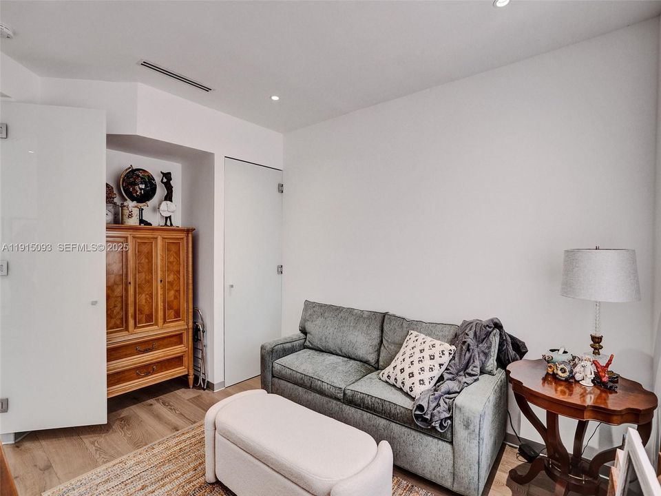 For Sale: $896,000 (3 beds, 2 baths, 2305 Square Feet)