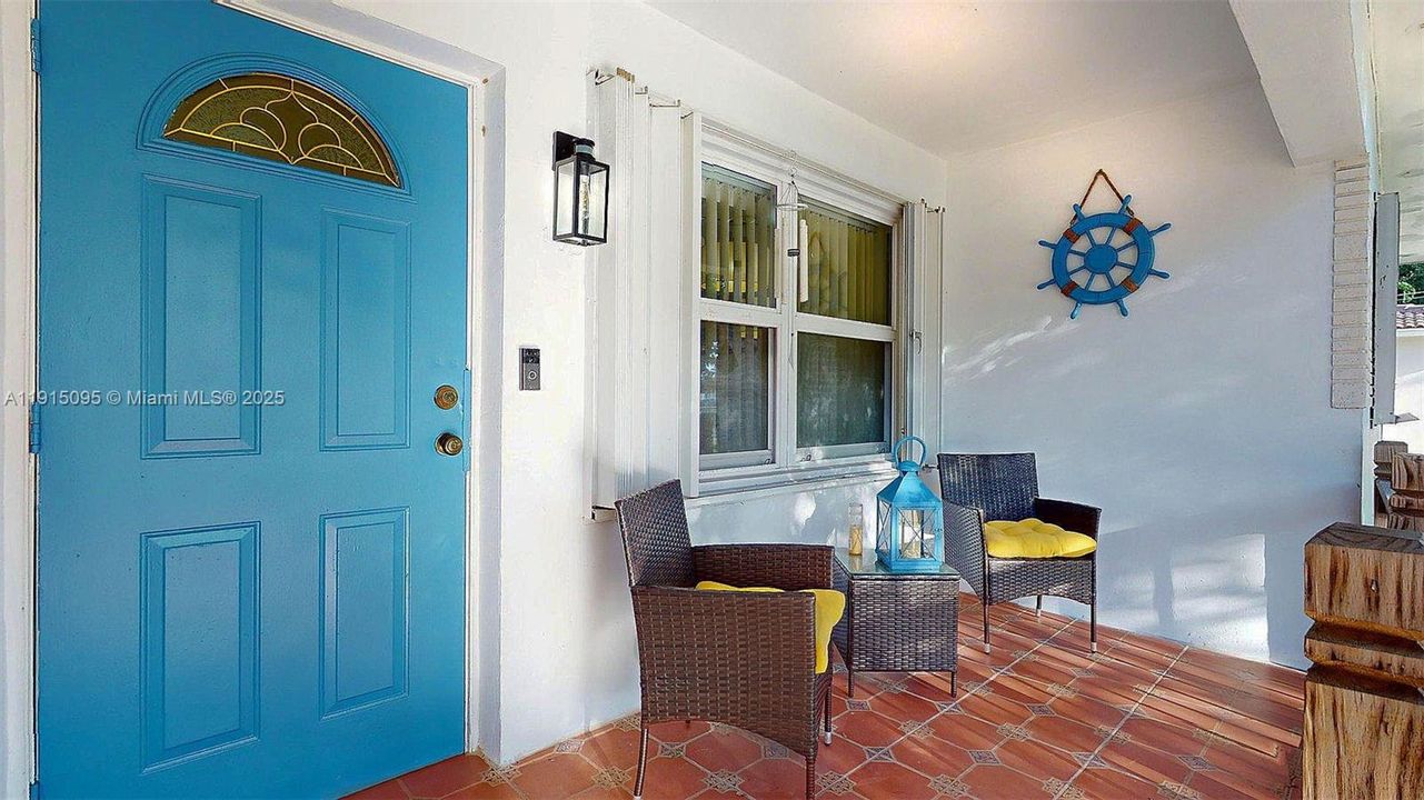 For Sale: $665,000 (2 beds, 2 baths, 1429 Square Feet)