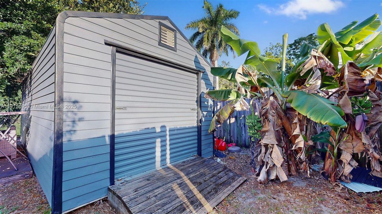 For Sale: $665,000 (2 beds, 2 baths, 1429 Square Feet)