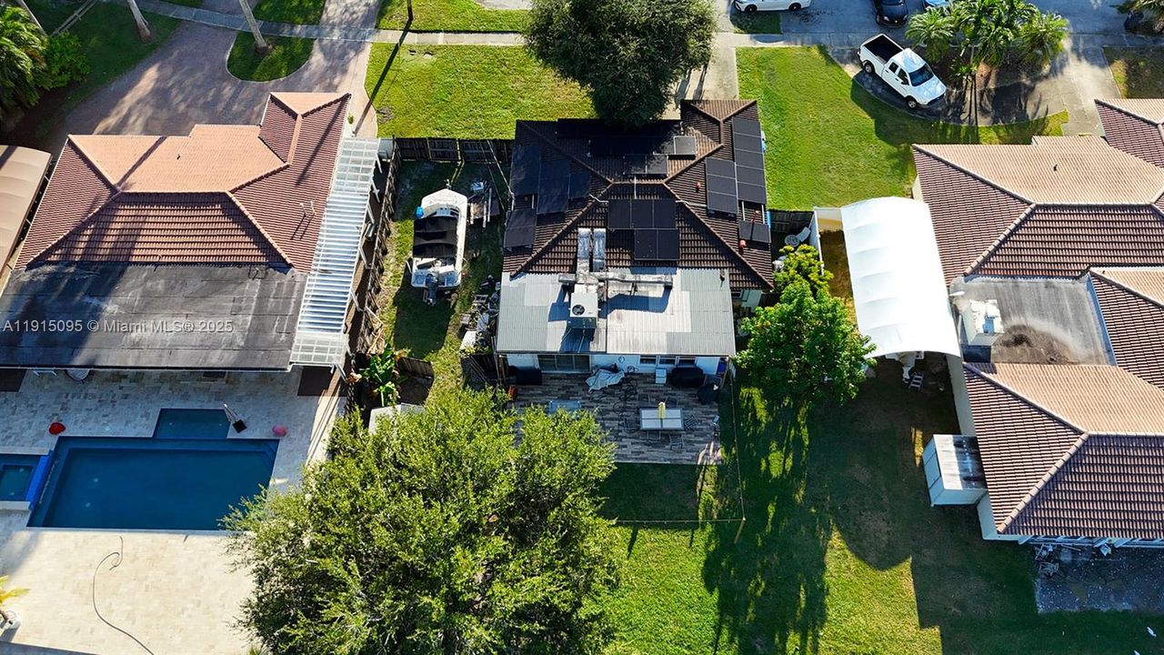 For Sale: $665,000 (2 beds, 2 baths, 1429 Square Feet)