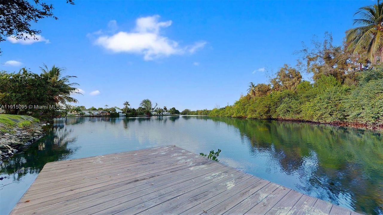 For Sale: $665,000 (2 beds, 2 baths, 1429 Square Feet)