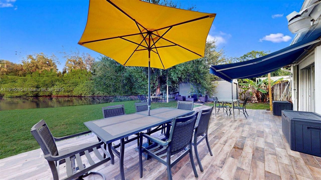 For Sale: $665,000 (2 beds, 2 baths, 1429 Square Feet)