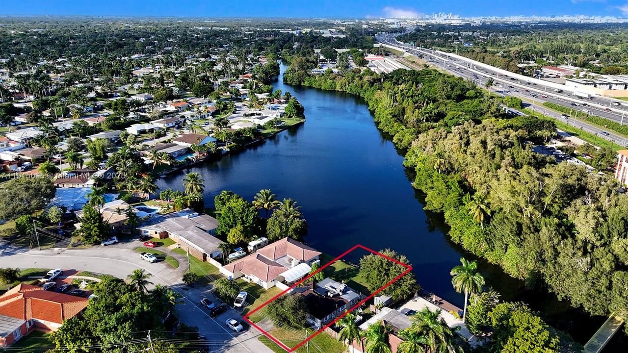 For Sale: $665,000 (2 beds, 2 baths, 1429 Square Feet)