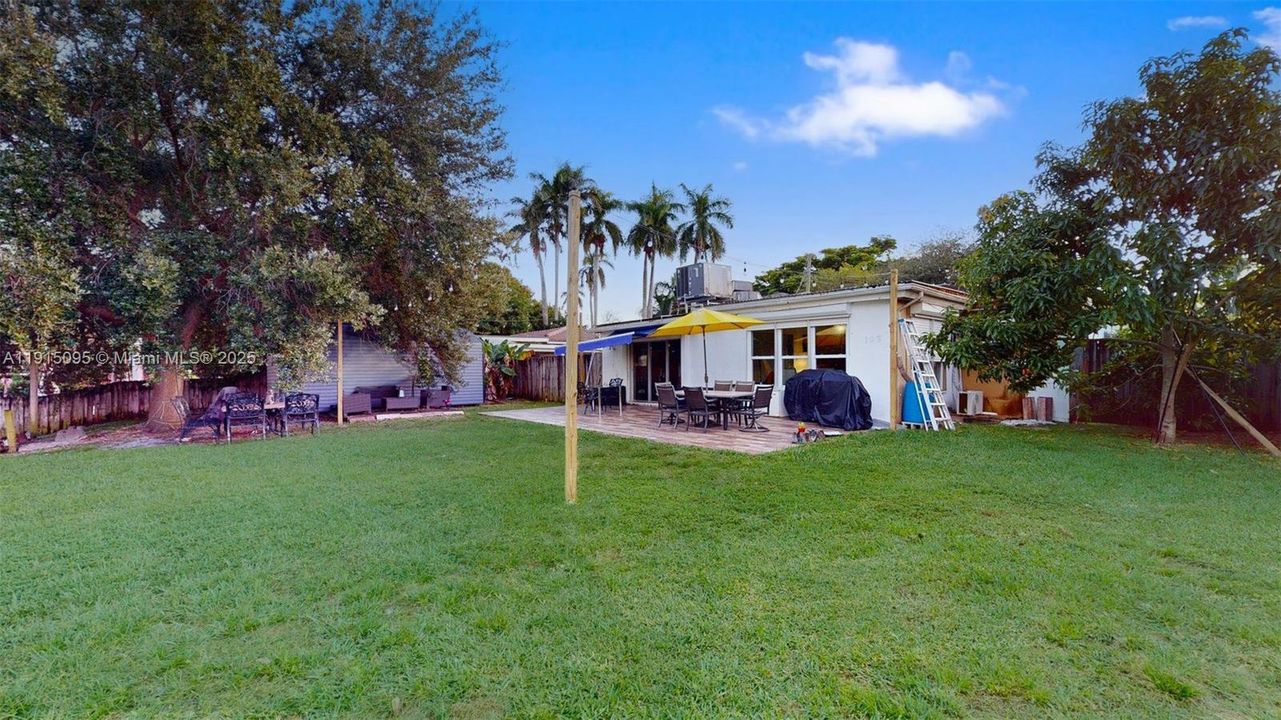 For Sale: $665,000 (2 beds, 2 baths, 1429 Square Feet)