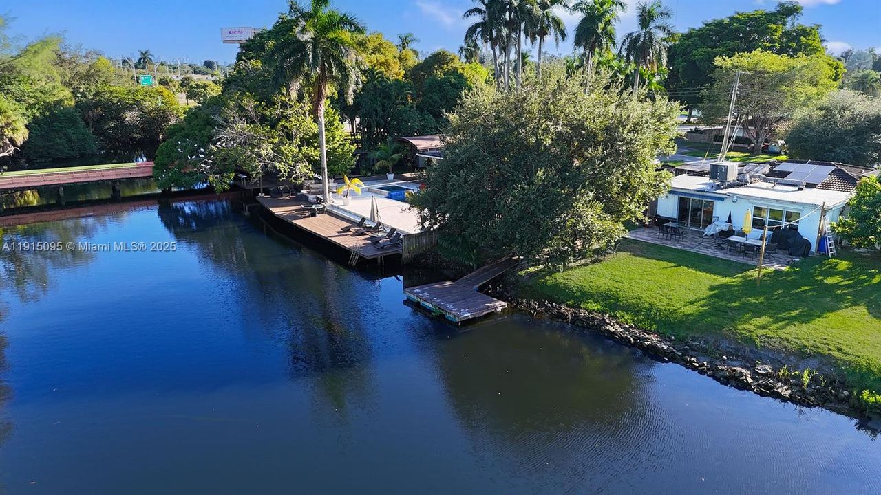 For Sale: $665,000 (2 beds, 2 baths, 1429 Square Feet)