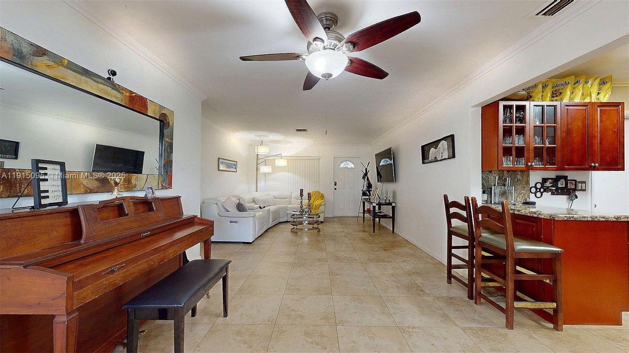 For Sale: $665,000 (2 beds, 2 baths, 1429 Square Feet)