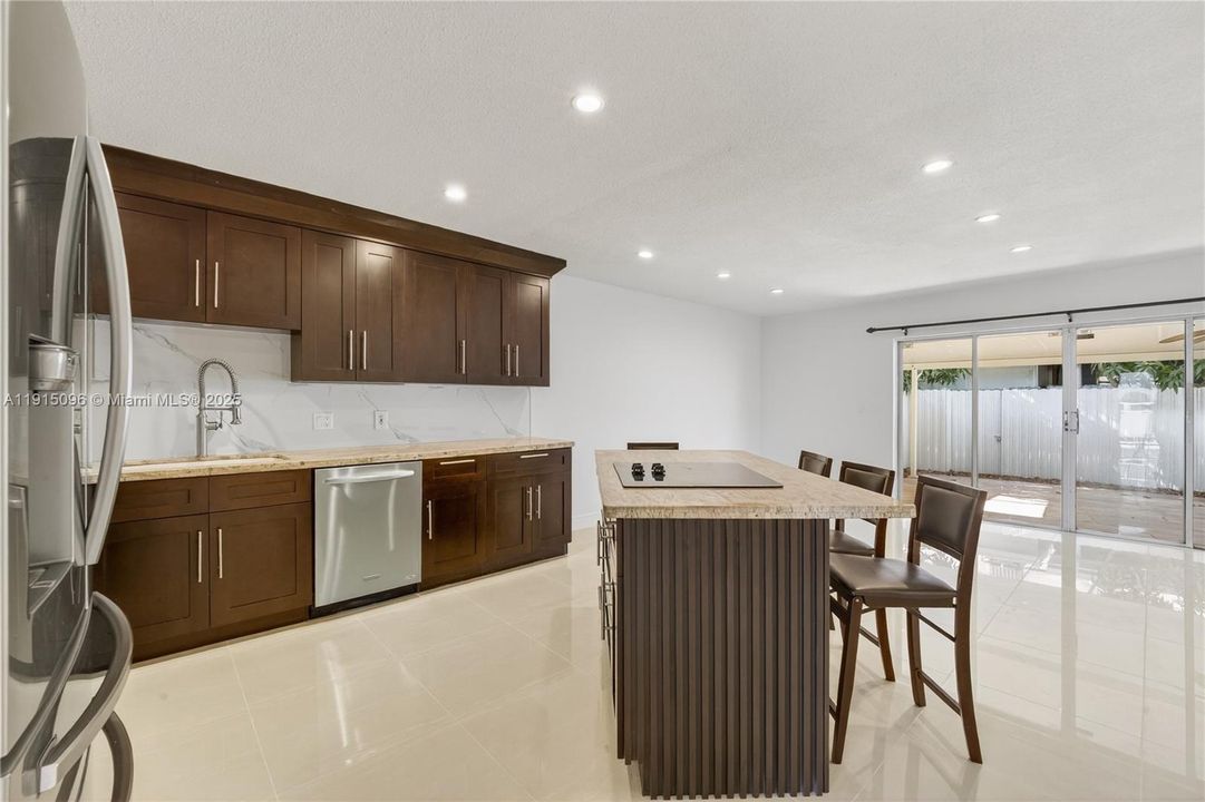 待售: $515,000 (3 贝兹, 2 浴室, 1606 平方英尺)