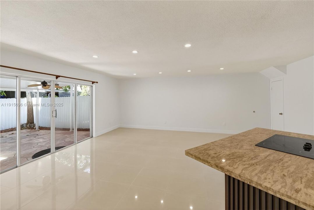 待售: $515,000 (3 贝兹, 2 浴室, 1606 平方英尺)