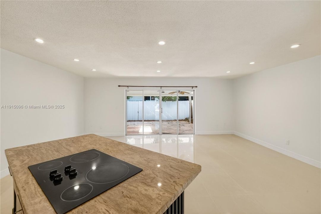 待售: $515,000 (3 贝兹, 2 浴室, 1606 平方英尺)