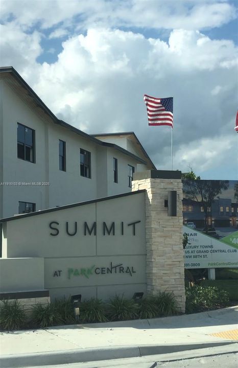 En Venta: $830,000 (3 camas, 2 baños, 2100 Pies cuadrados)