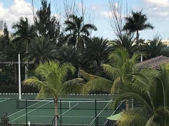 En Venta: $830,000 (3 camas, 2 baños, 2100 Pies cuadrados)