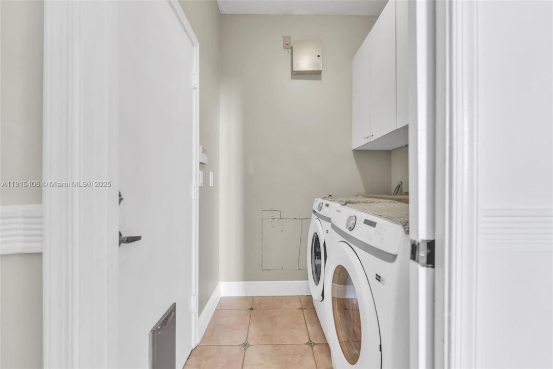 For Rent: $5,000 (3 beds, 2 baths, 1903 Square Feet)