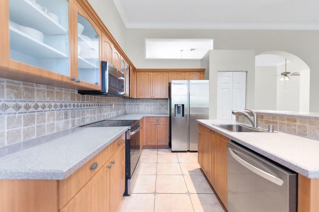 For Rent: $5,000 (3 beds, 2 baths, 1903 Square Feet)