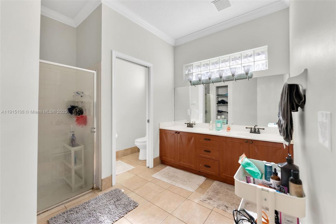 For Rent: $5,000 (3 beds, 2 baths, 1903 Square Feet)