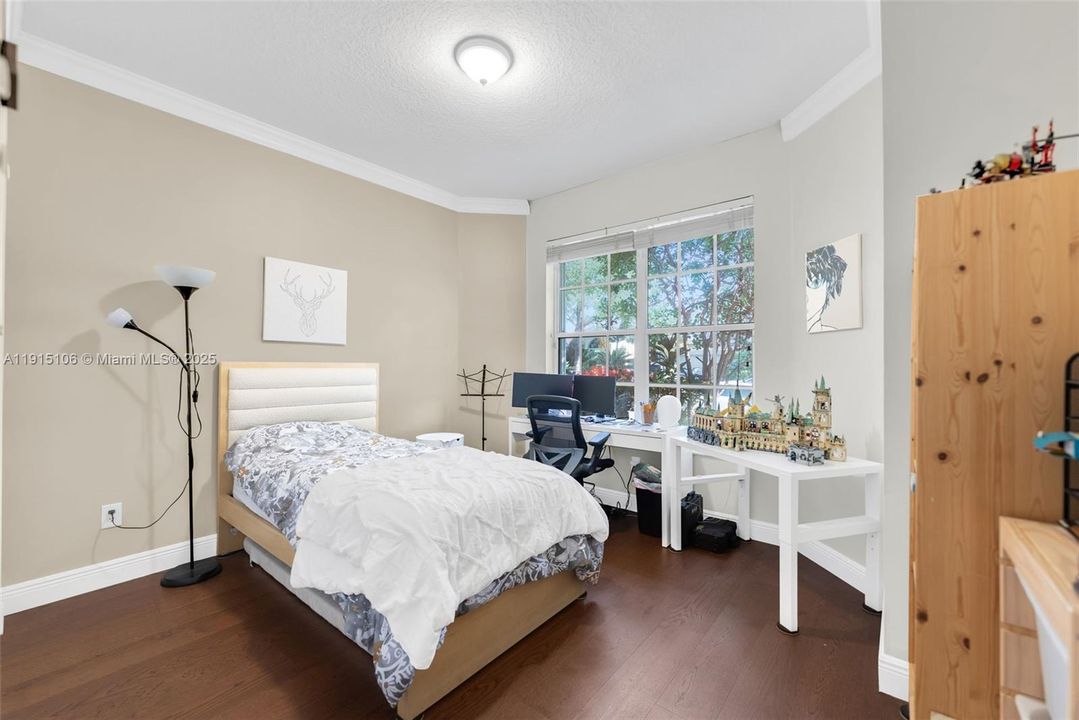 For Rent: $5,000 (3 beds, 2 baths, 1903 Square Feet)