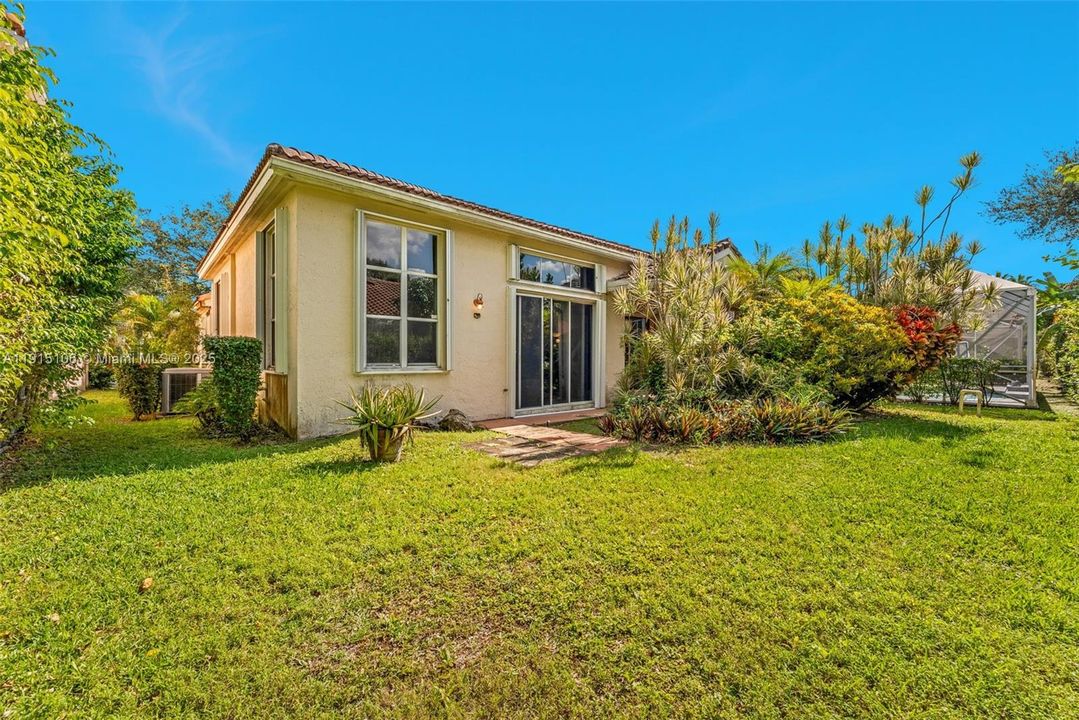 For Rent: $5,000 (3 beds, 2 baths, 1903 Square Feet)