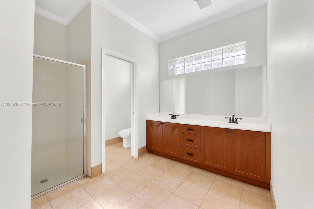 For Rent: $5,000 (3 beds, 2 baths, 1903 Square Feet)