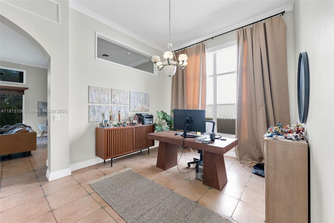 For Rent: $5,000 (3 beds, 2 baths, 1903 Square Feet)