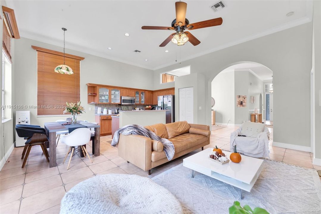 For Rent: $5,000 (3 beds, 2 baths, 1903 Square Feet)