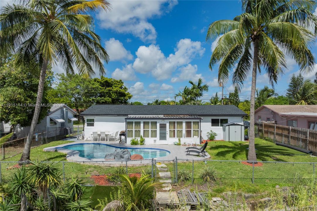 For Rent: $4,850 (3 beds, 2 baths, 1531 Square Feet)