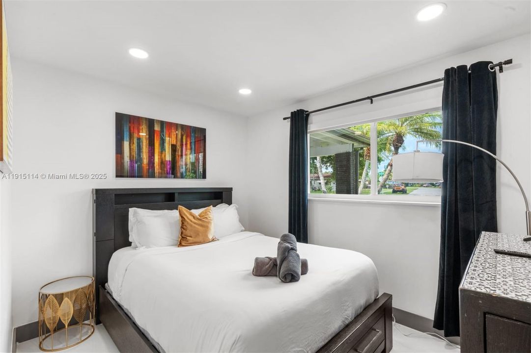 For Rent: $4,850 (3 beds, 2 baths, 1531 Square Feet)